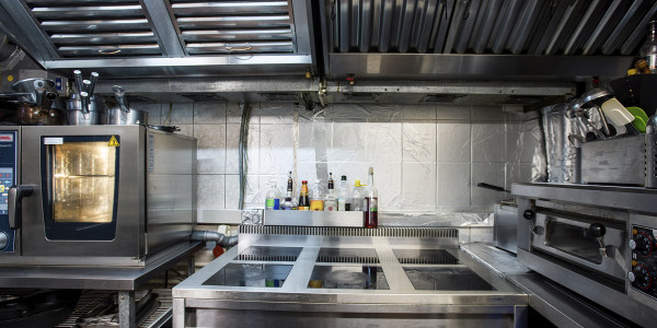 Limpiezas de Conductos de Extracción y Ventilación Canillas de Albaida · Cocina de Kebabs